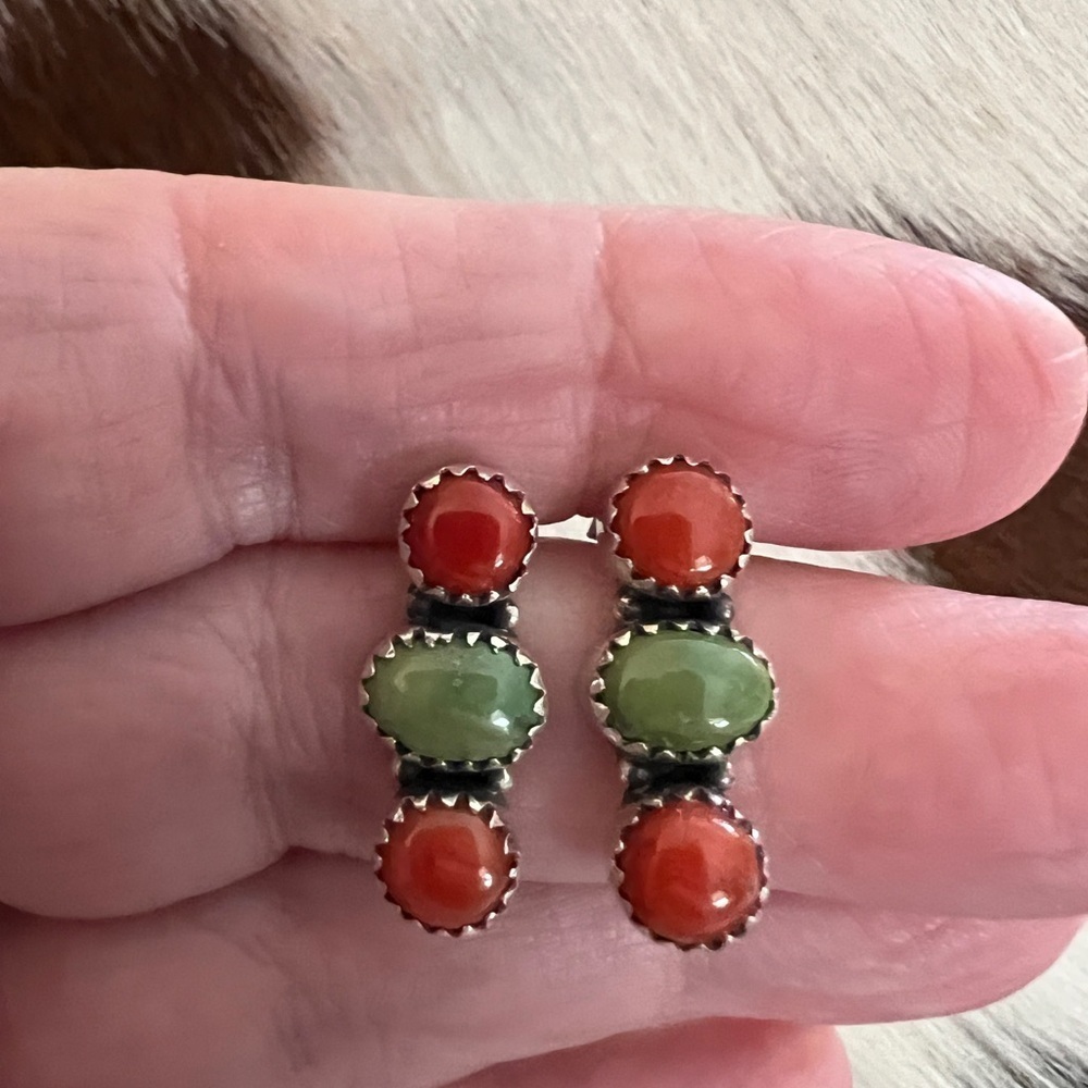 ❤️Italian Red Coral Emerald Valley Turquoise Navajo Style Post Back Earrings 925 - Picture 3 of 12